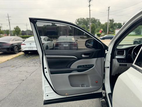 Used 2019 Toyota Highlander Limited Platinum w/ Protection Package #3 AWD/4WD image 5