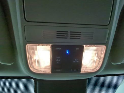 Used 2025 Honda Odyssey EX-L image 24