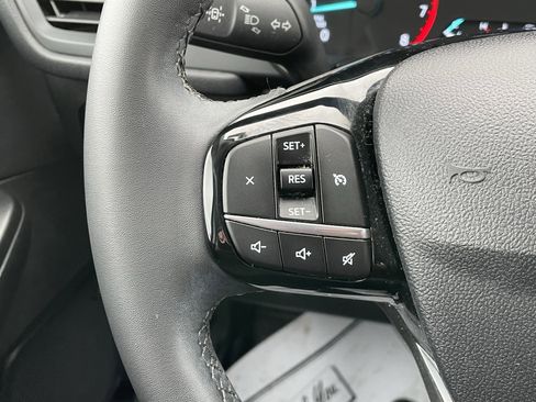 Used 2022 Ford Escape SE w/ Cold Weather Package image 19