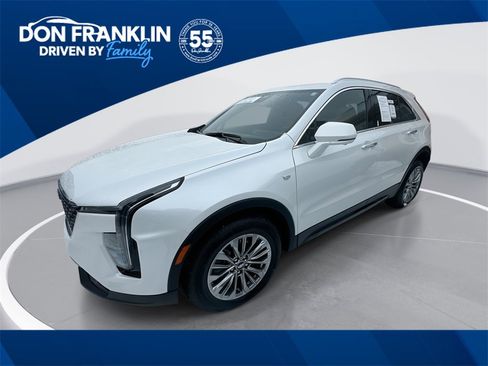 Used 2024 Cadillac XT4 Premium Luxury image 1