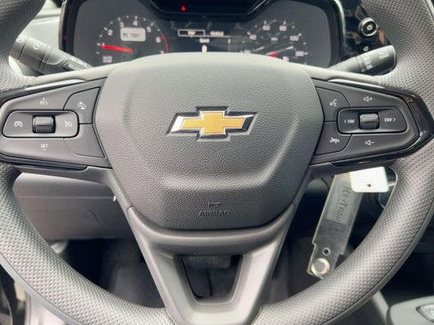 New 2026 Chevrolet Trax LS w/ LS Convenience Package FWD image 16