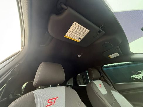 Used 2017 Ford Focus ST FWD image 27