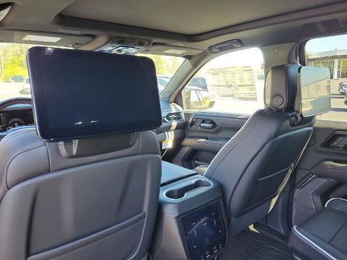 New 2026 GMC Yukon XL AT4 Ultimate w/ LPO, Floor Liner Package image 17