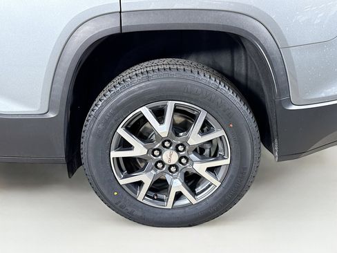 Used 2023 GMC Acadia SLT image 39