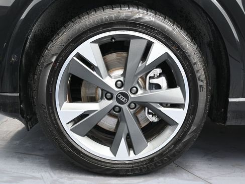 Used 2024 Audi Q4 e-tron Prestige w/ Black Optic Package image 11