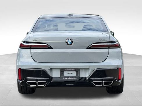 Certified 2024 BMW 760i xDrive image 7