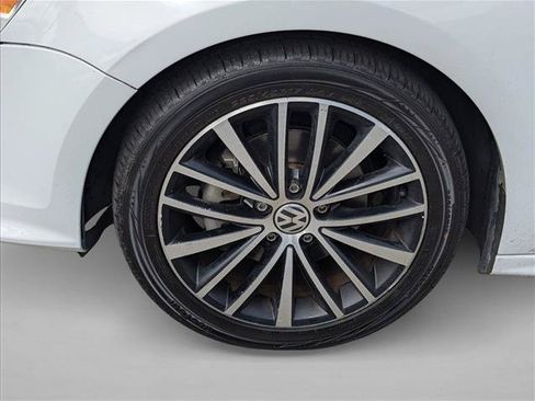 Used 2016 Volkswagen Jetta Sport FWD image 22