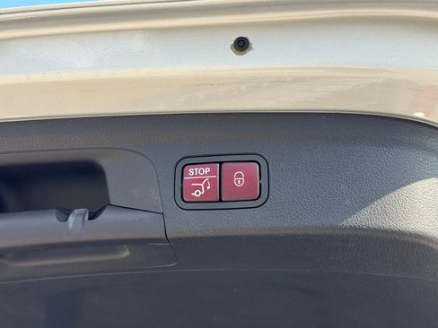 Used 2020 Mercedes-Benz GLE 350 4MATIC image 17