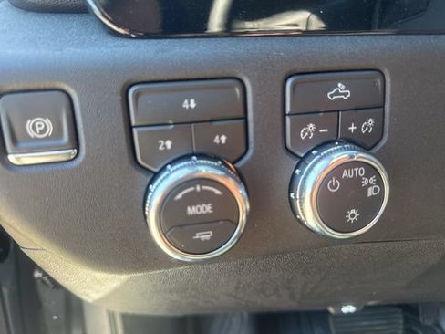 Used 2026 GMC Sierra 2500 SLE AWD/4WD image 16