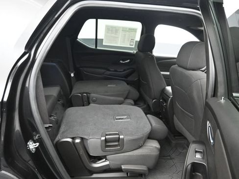 Used 2022 Chevrolet Traverse LT w/ LPO, Floor Liner Package AWD/4WD image 10