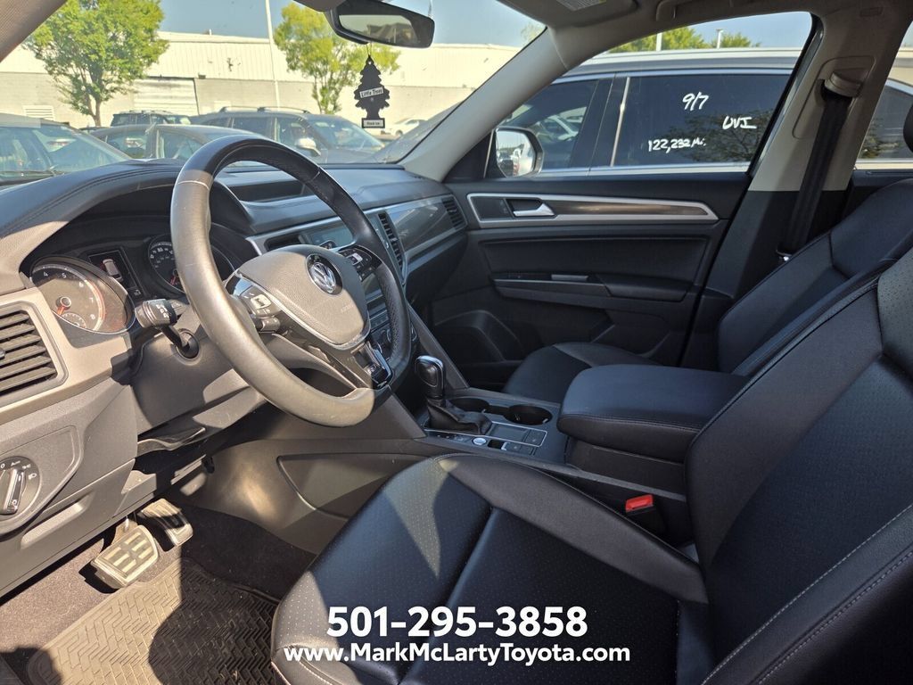 Used 2020 Volkswagen Atlas SE w/ Towing Package FWD image 5