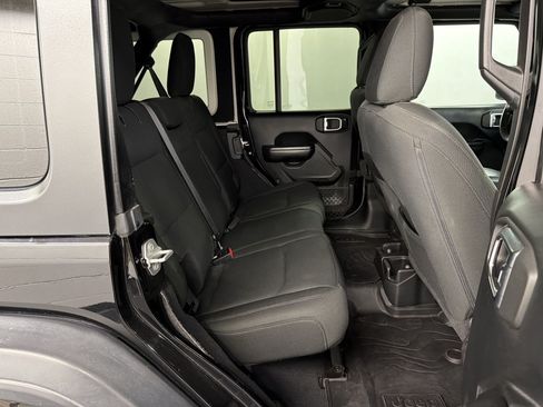 Used 2018 Jeep Wrangler Unlimited Sport S AWD/4WD image 30