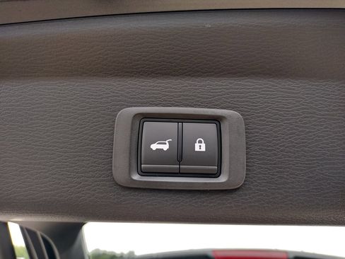 New 2025 Mitsubishi Outlander SE image 25