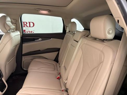 Used 2016 Lincoln MKX Reserve w/ Technology Package FWD image 13