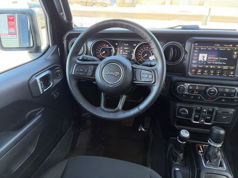 Used 2022 Jeep Gladiator Sport image 27