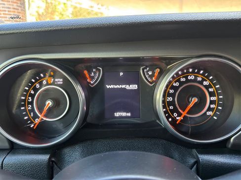 Used 2018 Jeep Wrangler Unlimited Sport image 15