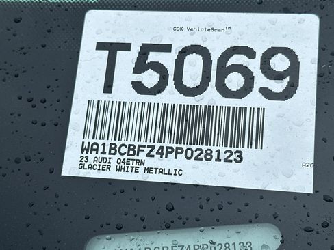 Used 2023 Audi Q4 e-tron Premium Plus w/ Premium Plus image 3