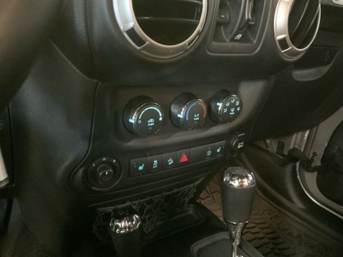 Used 2015 Jeep Wrangler Unlimited Sport AWD/4WD image 19