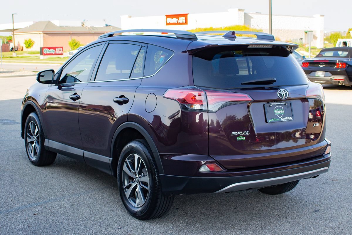 Used 2017 Toyota RAV4 XLE FWD image 7