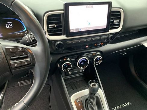Certified 2023 Hyundai Venue Limited FWD image 26