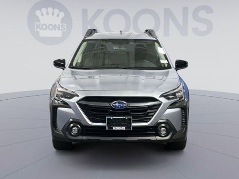 Used 2023 Subaru Outback Premium image 11