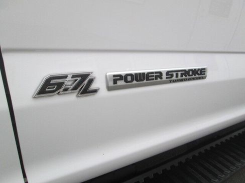 Used 2021 Ford F350 XLT image 10