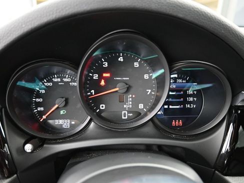 Certified 2021 Porsche Macan image 29