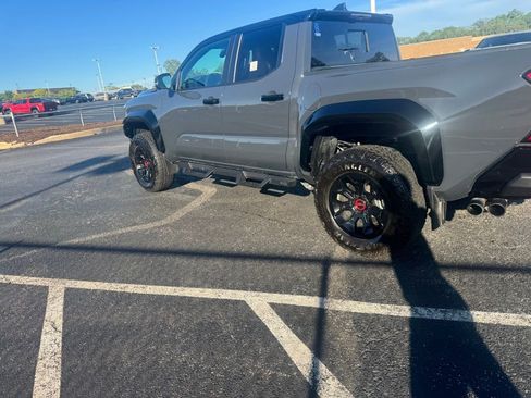 Certified 2024 Toyota Tacoma TRD Pro AWD/4WD image 38