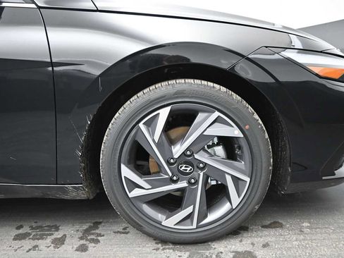 New 2026 Hyundai Elantra Limited FWD image 10