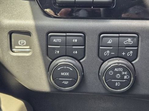 Used 2024 Chevrolet Silverado 1500 ZR2 w/ Technology Package AWD/4WD image 19