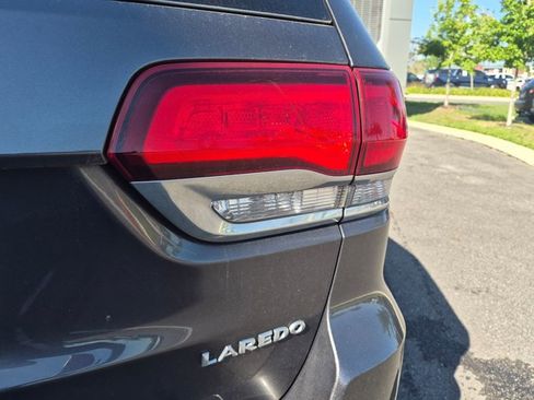 Used 2021 Jeep Grand Cherokee Laredo image 5
