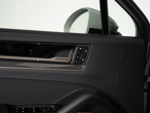New 2026 Porsche Cayenne Turbo image 13