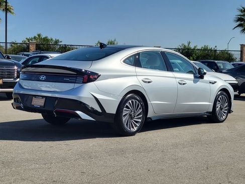 New 2026 Hyundai Sonata SEL FWD image 2