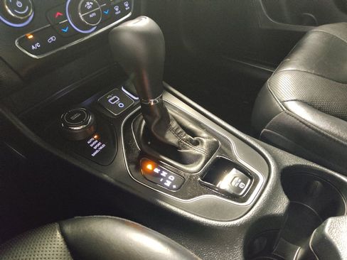 Used 2019 Jeep Cherokee Limited AWD/4WD image 26