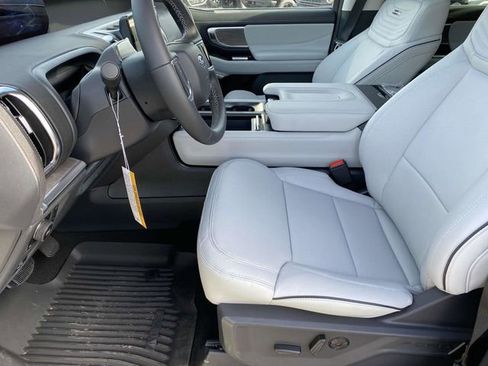 New 2026 Ford Expedition Max Platinum w/ Platinum Ultimate Package AWD/4WD image 13