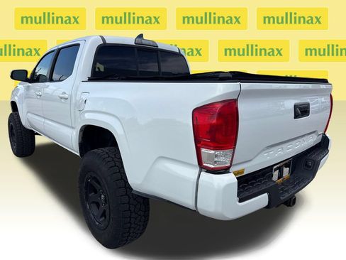 Used 2016 Toyota Tacoma SR5 w/ Towing Package RWD image 8