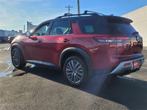 Certified 2023 Nissan Pathfinder SL w/ SL Premium Package image 5