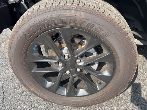 Used 2022 Jeep Wrangler Unlimited Sahara w/ Cold Weather Group image 9