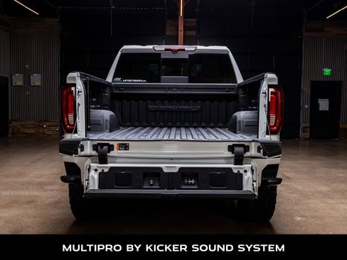 Used 2024 GMC Sierra 1500 Denali Ultimate AWD/4WD image 9