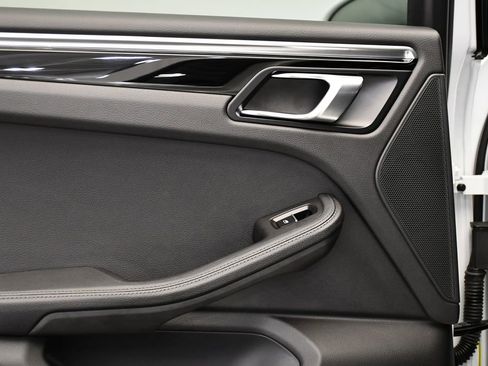 Used 2024 Porsche Macan S image 44