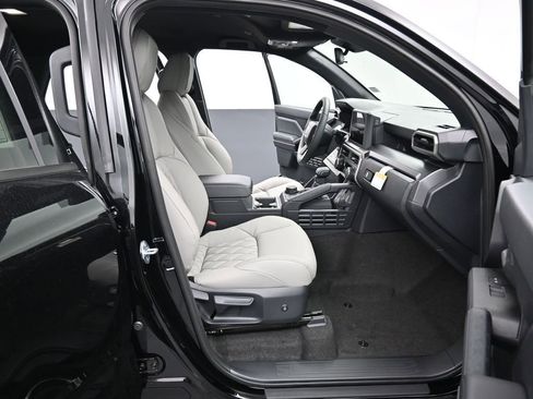 New 2026 Toyota 4Runner SR5 AWD/4WD image 15