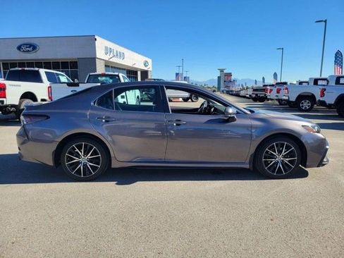 Used 2023 Toyota Camry SE image 6