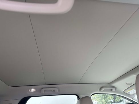 Used 2025 Land Rover Discovery Sport S image 10