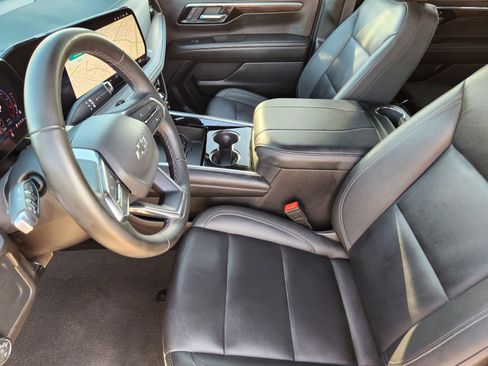 Used 2025 Chevrolet Tahoe Z71 image 19