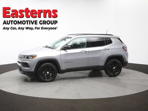 Used 2022 Jeep Compass Latitude w/ Sun and Sound Group AWD/4WD image 60