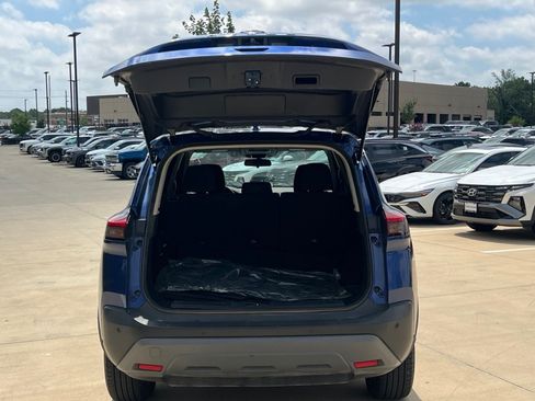 Used 2023 Nissan Rogue SV AWD/4WD image 15
