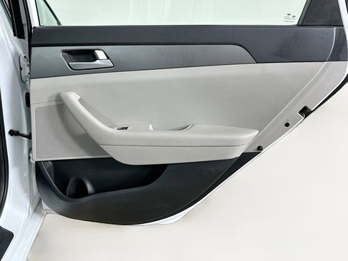Used 2016 Hyundai Sonata SE image 28