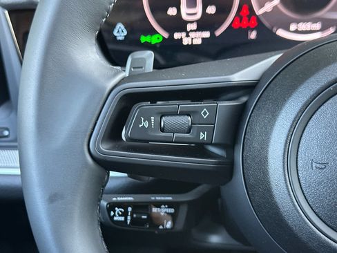 Certified 2025 Porsche Cayenne Coupe AWD/4WD image 28