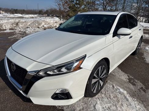 Used 2019 Nissan Altima 2.5 SV image 3
