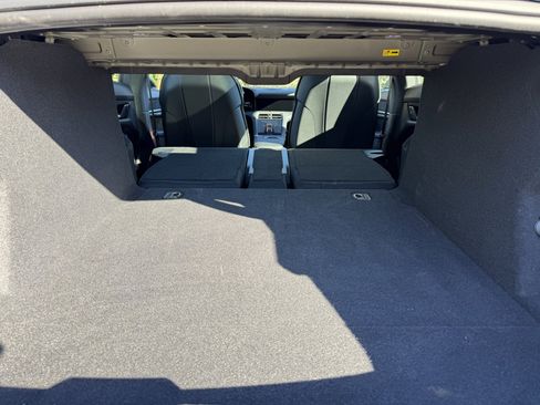 Used 2025 Porsche Taycan image 36